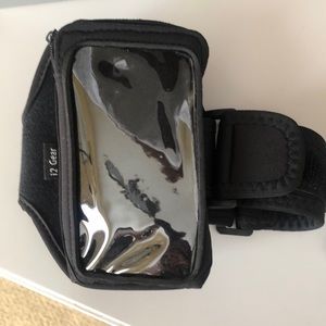 i2 Gear Phone Holder